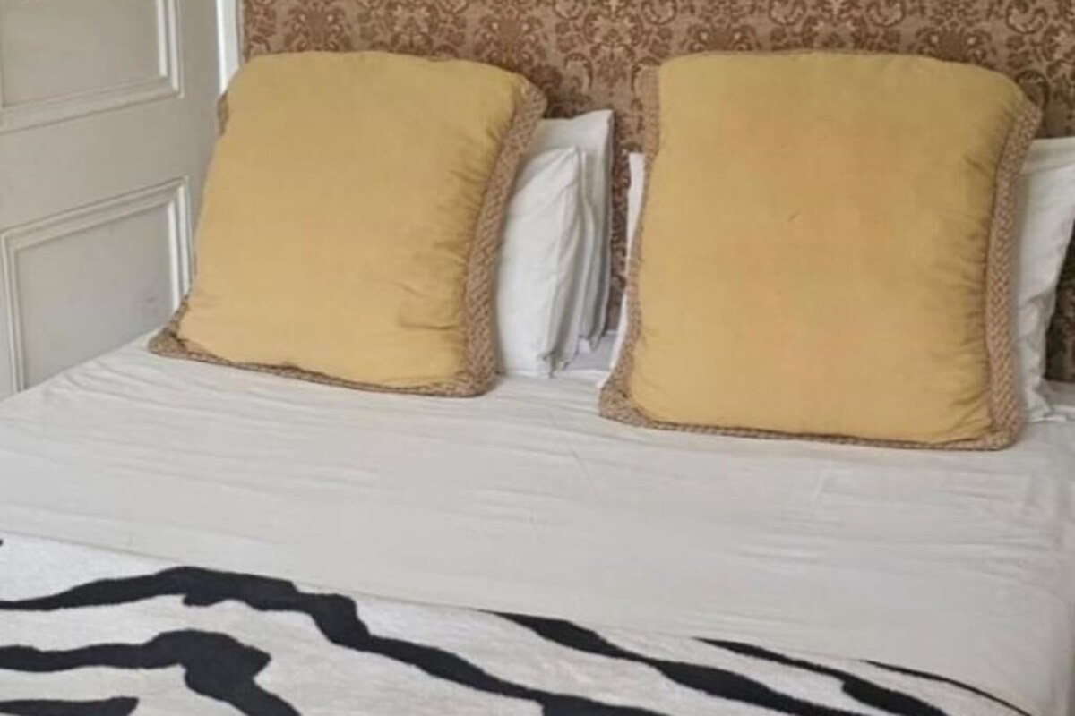 Egyptian cotton sheets, premium bedding, down duvets, memory-foam beds