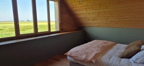 5 chambres, fer et planche à repasser, draps fournis