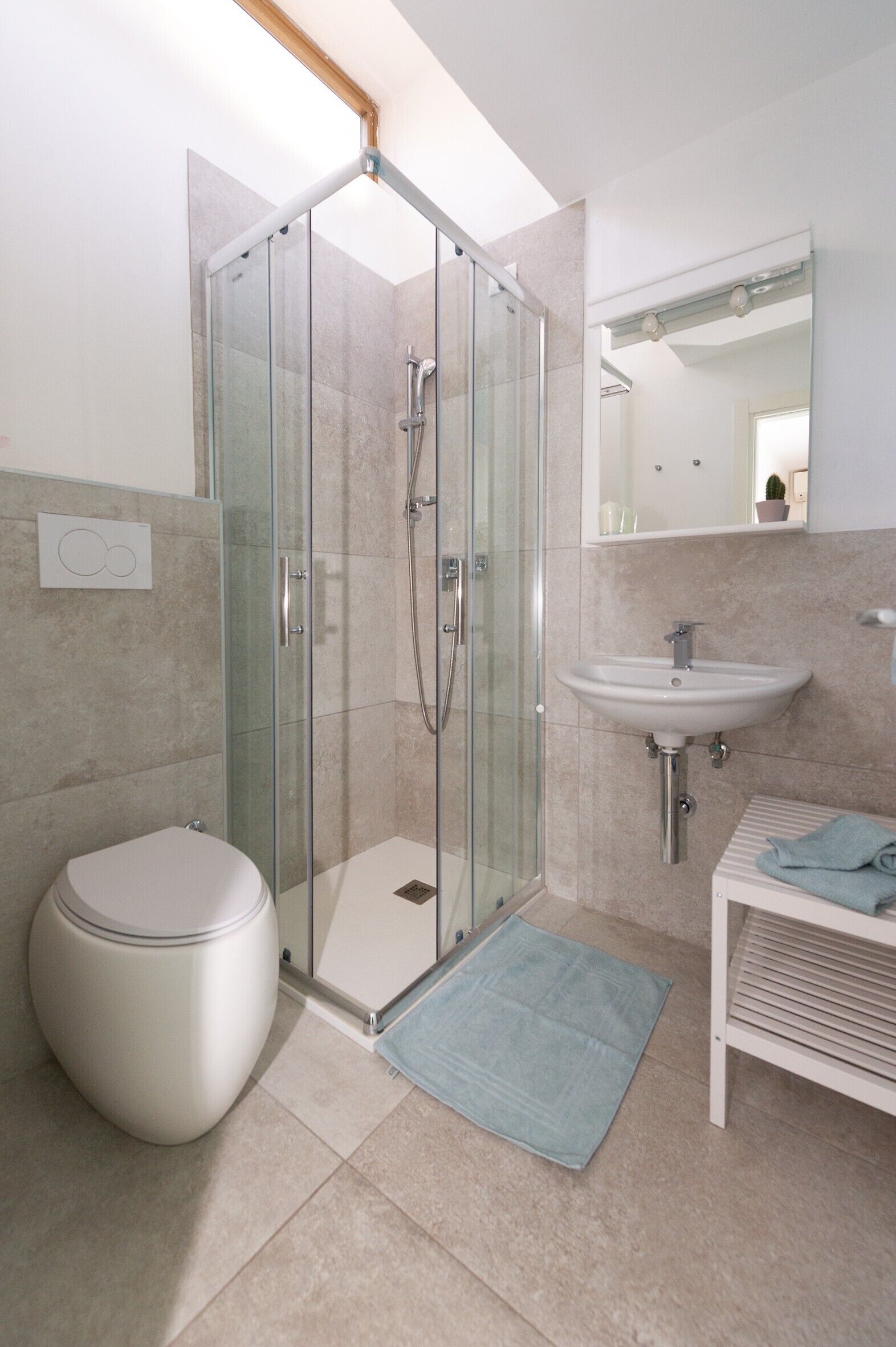 Shower, towels