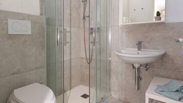 Shower, towels