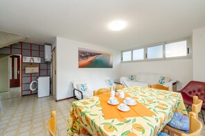 Interior - Villa Tiziana – Spacious Villa with Large Private Garden in Lignano Sabbiadoro, Surrounded by Pine Forest (Lignano Sabbiadoro)