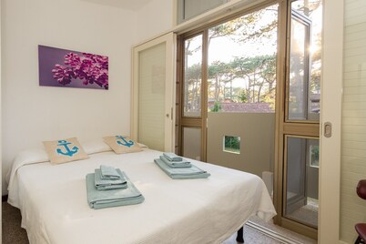 Villa Tiziana – Spacious Villa with Large Private Garden in Lignano Sabbiadoro, Surrounded by Pine Forest