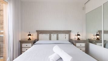 2 slaapkamers, een strijkplank/strijkijzer, gratis wifi, beddengoed