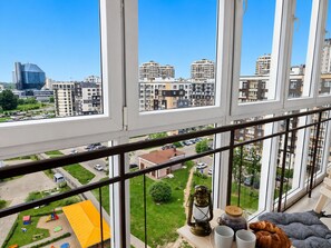View from room - Modern Apartment with Library View (Minsk)