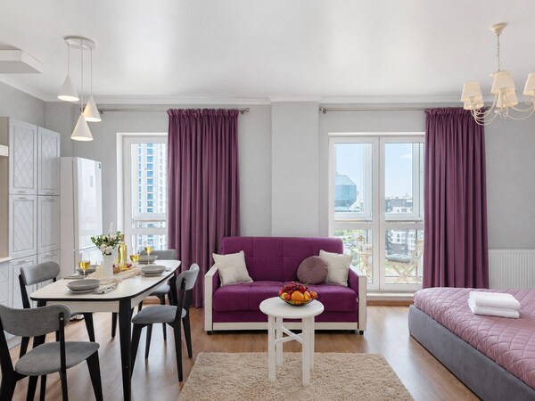 Modern Apartment With Library View - Minsk