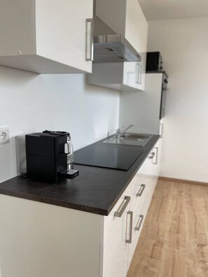 Fridge, oven, stovetop, dishwasher - FarawayHomes Studio Klagenfurt #1 (Klagenfurt am Wörthersee)