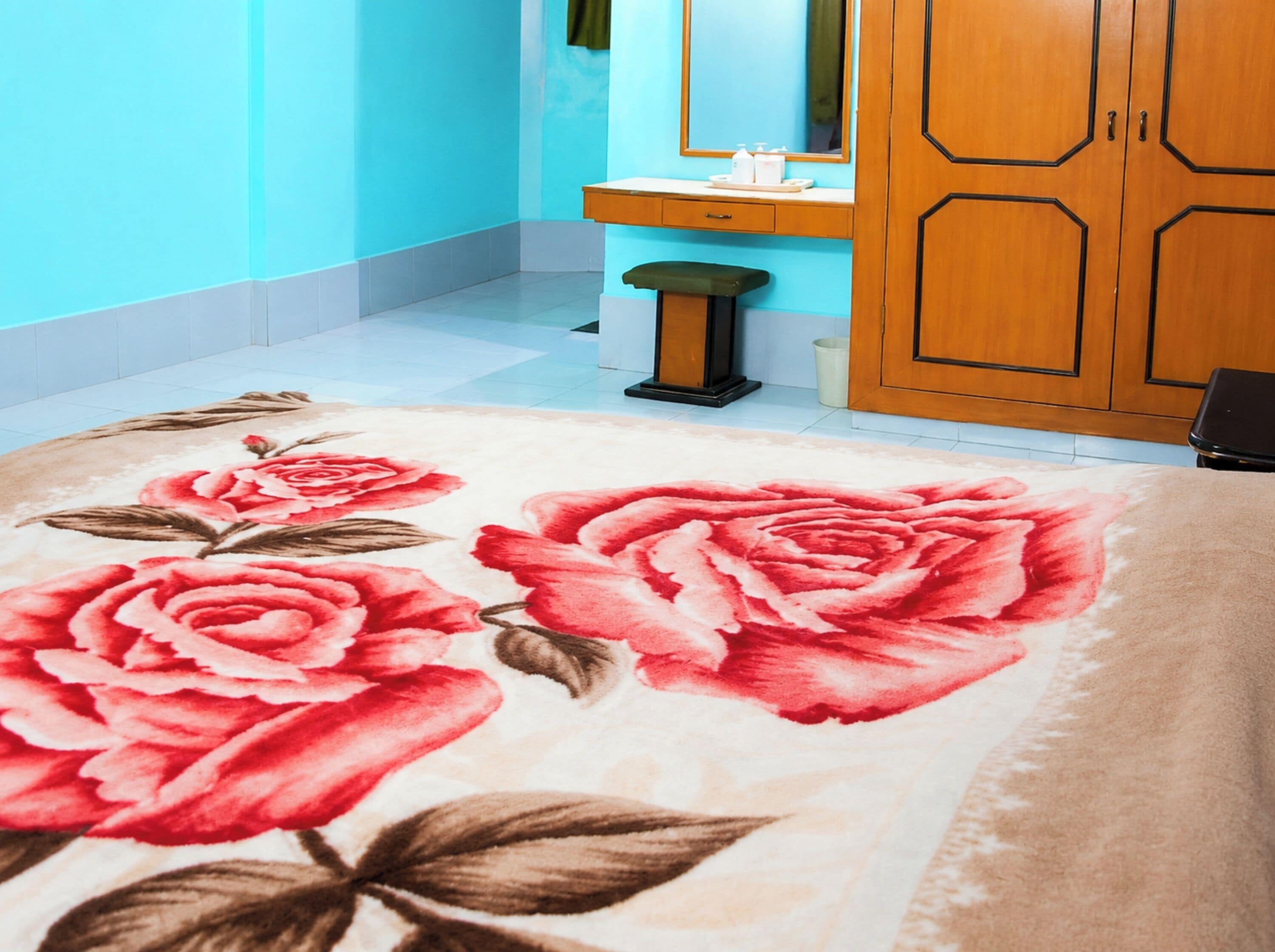 Hypo-allergenic bedding, desk, soundproofing, free WiFi