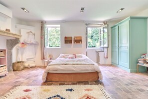Iron/ironing board, WiFi, bed sheets - Pierres – A charming home where stone, light, and the good life come togeth (Saint-Cyr-au-Mont-d'Or)