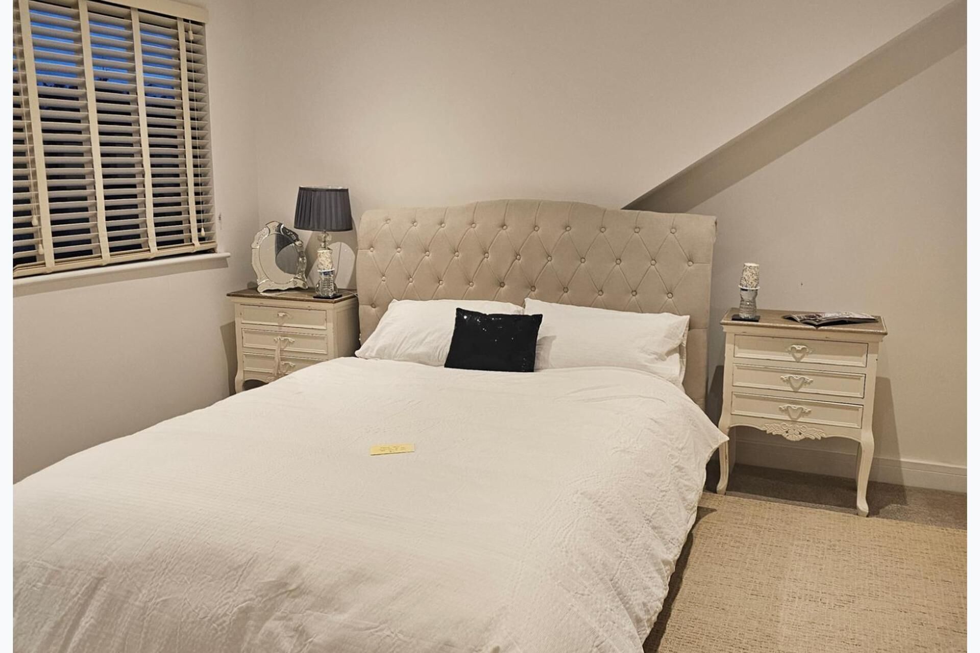 5 Schlafzimmer, Bügeleisen/Bügelbrett, kostenloses WLAN, Bettwäsche