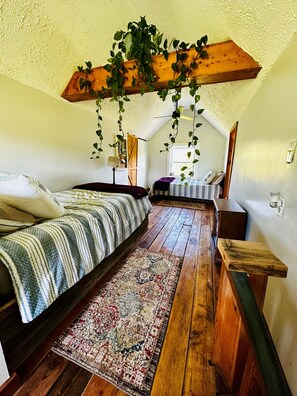 4 bedrooms, Internet, bed sheets - Perfect 4-bedroom house in welcoming Russell with a breathtaking view (Russell)