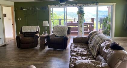 Perfect 4-bedroom house in welcoming Russell with a breathtaking view
