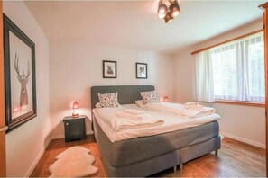 WiFi, bed sheets - Vrbo Property (Goms)