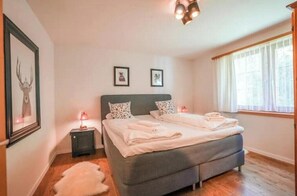 WiFi, bed sheets - Vrbo Property (Goms)
