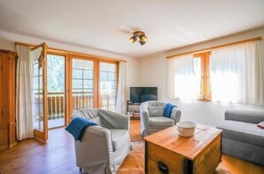 Living area - 4* renovated apartment at the top of the mountain at 1500 m (Goms)