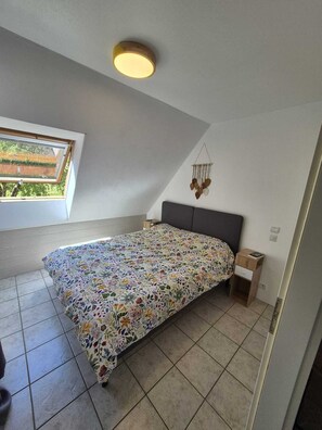Reisekinderbett, kostenloses WLAN, Bettwäsche