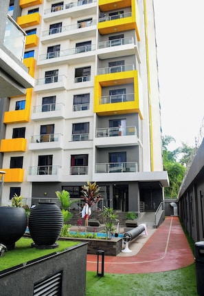 Exterior - Clean, cozy and welcoming space for all my guests. (Nairobi)