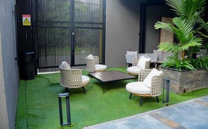 Terrace/patio - Clean, cozy and welcoming space for all my guests. (Nairobi)