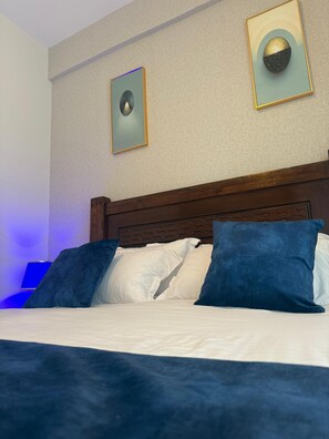 1 bedroom, iron/ironing board, WiFi, bed sheets - Clean, cozy and welcoming space for all my guests. (Nairobi)