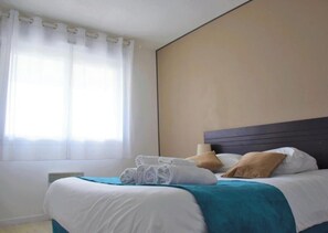 Bügeleisen/Bügelbrett, kostenloses WLAN, Bettwäsche