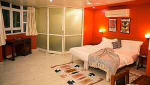 1 chambre, fer et planche à repasser, accès Internet, draps fournis