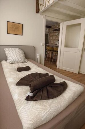 Internet, bed sheets - Vrbo Property (Basel)