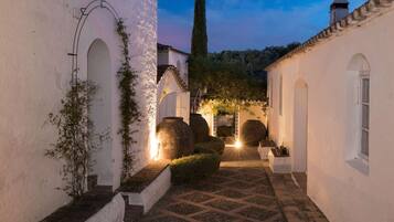 House | 12 bedrooms, Internet