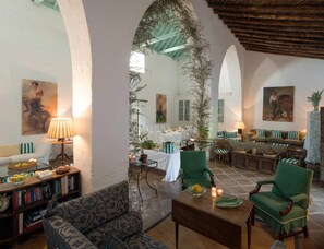 House | 12 bedrooms, Internet
