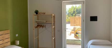Sistema de insonorización y acceso para silla de ruedas