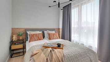 Comfort Apartment, Balcony | Premium bedding, individually furnished, iron/ironing board