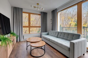 Comfort Apartment, Balcony | Premium bedding, individually furnished, iron/ironing board - Młoda Polska Apartments with parking  (Sopot)