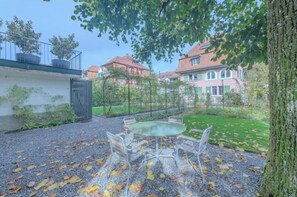 Outdoor dining - Stylish bijou near the center of Bern with garden (Bern)