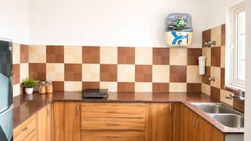 Apartment, 2 Bedrooms, Accessible, Smoking | Interior