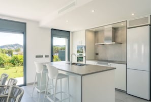 Private kitchen - Villa Cala Prona : Private Mediterranean Retreat (Girona)