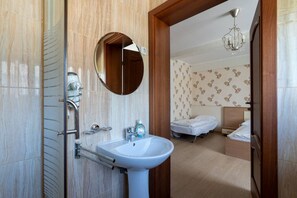 Bathroom - defaultName (Bruck an der Leitha)