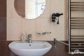 Bathroom - FarawayHomes Aparthotel Vienna Airport #1 (Bruck an der Leitha)