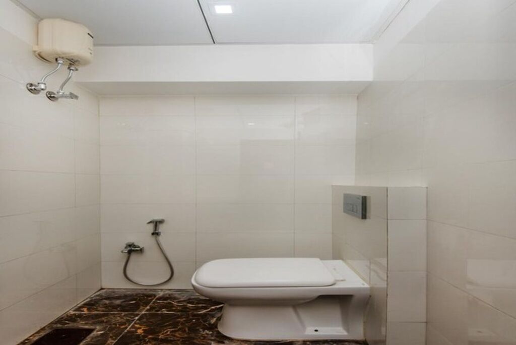 Comfort Double Room, City View | Bathroom | Shower, towels, toilet paper
