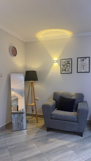Interior - 2-bedroom apartment in peaceful Cairo with cool AC In Zamalek Island (Cairo Governorate)