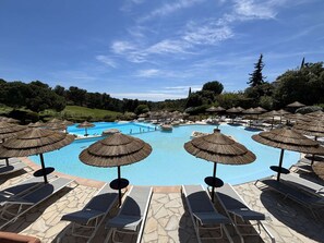 Pool - Apartment sea view, 4 guests (Saint-Cyr-sur-Mer)
