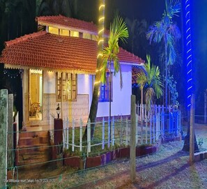 Front of property - Ghar Mithbavkaranche (Tarkarli)
