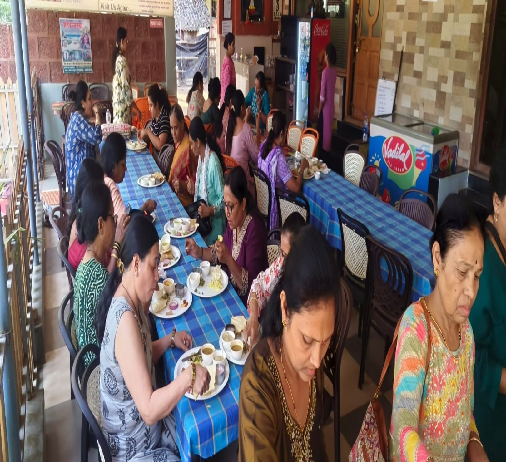 Tempat makan luar