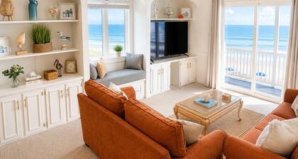 Sirena del Sur - Oceanfront Top-Floor Retreat