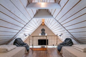 Family House, 2 Bedrooms, Microwave (The Aspö Hideaway 60) | 1 bedroom - The Aspö Hideaway (Drottningskär)