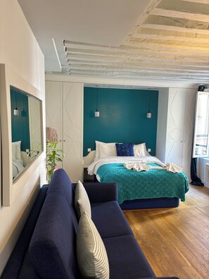 Acceso a internet y ropa de cama 