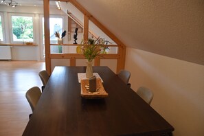 Dining - Vrbo Property (Wiehl)