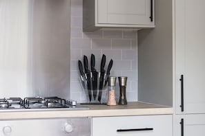 Kühlschrank, Herdplatte, Geschirrspüler