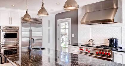 Southern-style Home w/ Luxe Kitchen: 15 Min to DC!