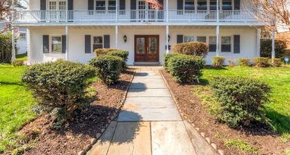 Southern-style Home w/ Luxe Kitchen: 15 Min to DC!