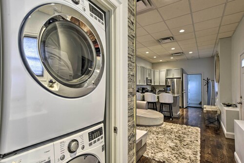 Pet-friendly Apartment, 6 Miles to Downtown
