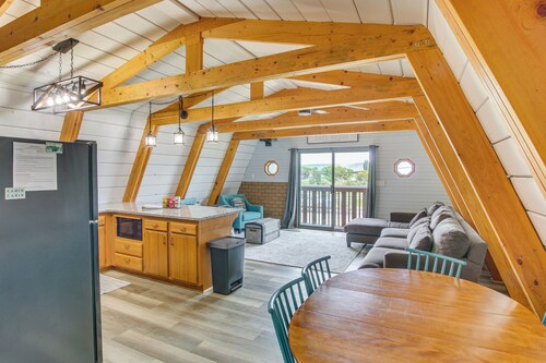 Walk to Beach & Bear Lake! Family-friendly Getaway