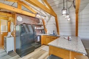 Interior - Walk to Beach & Bear Lake! Family-friendly Getaway (Garden City)